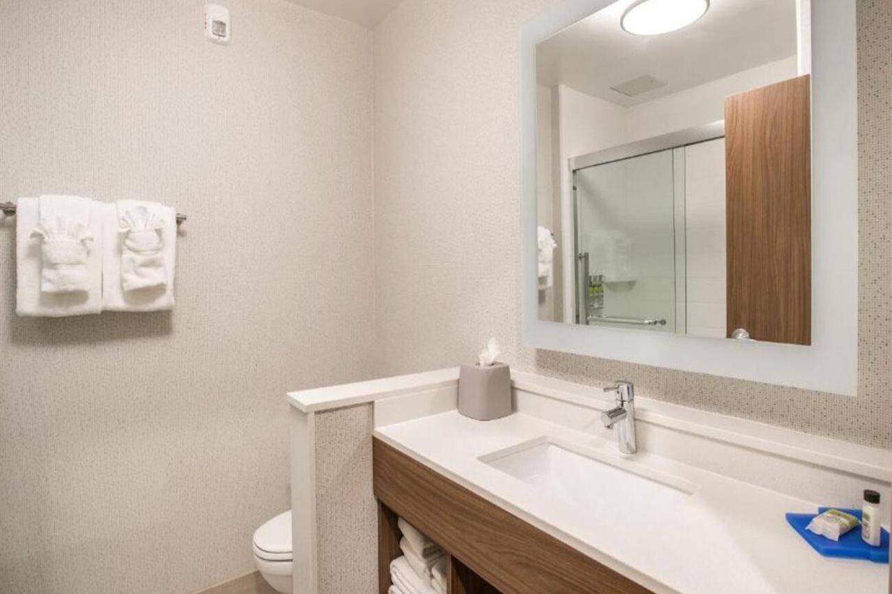 Holiday Inn Express & Suites Racine By Ihg Εξωτερικό φωτογραφία
